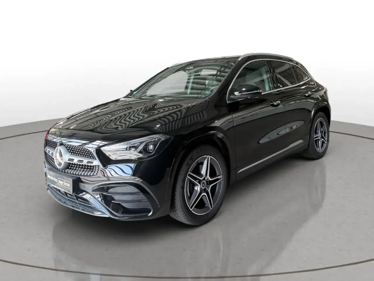 Mercedes-Benz GLA (2025) — foto 1