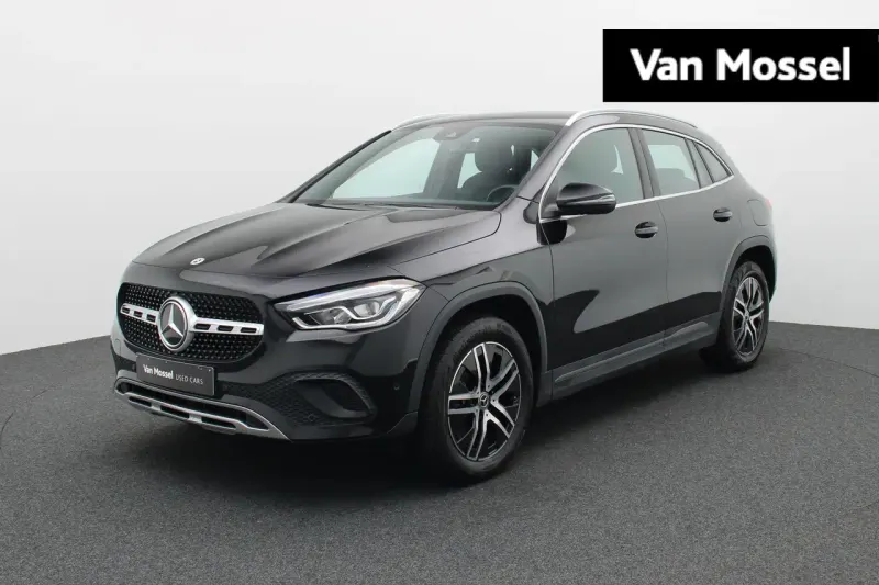 Mercedes-Benz GLA (2023)