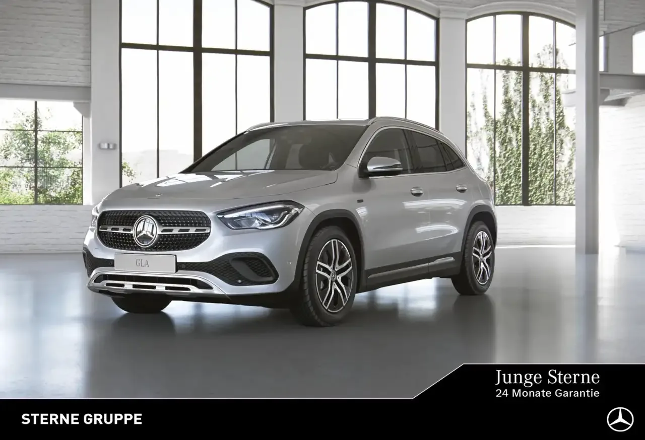 Mercedes-Benz GLA (2021) — foto 1