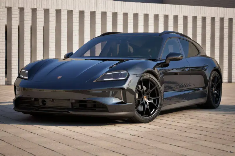 Porsche Taycan (2024)