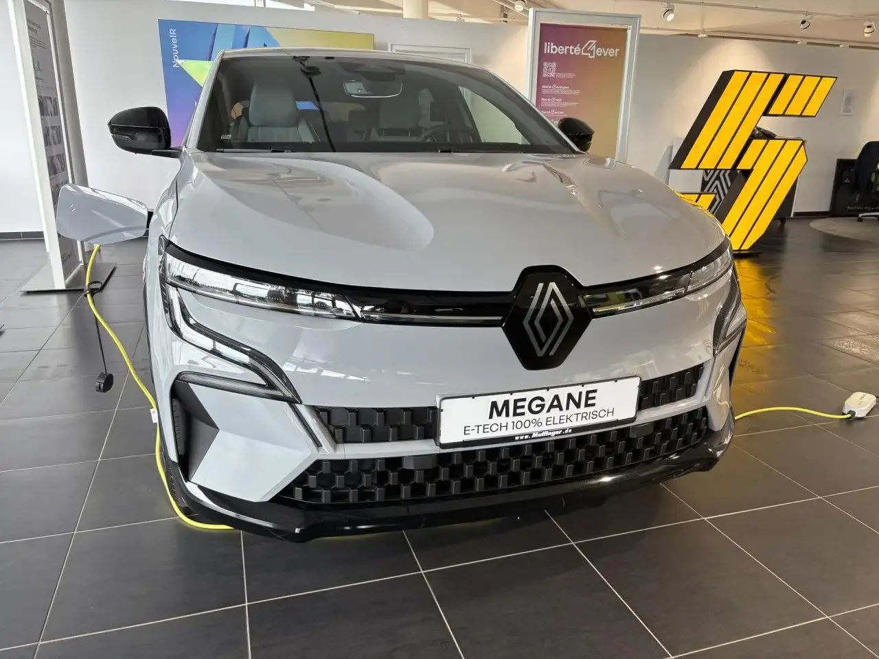 Renault Mégane E-Tech (2025) — foto 1