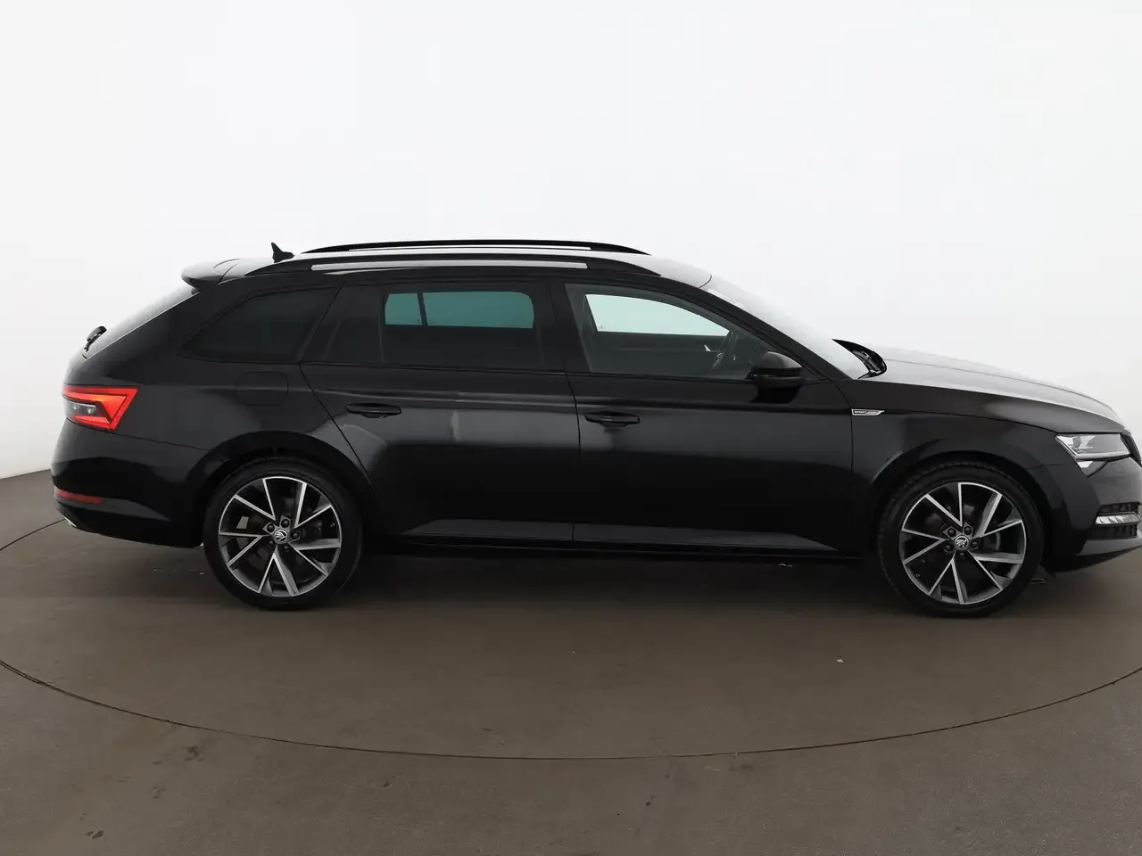 Škoda Superb (2023) — foto 1