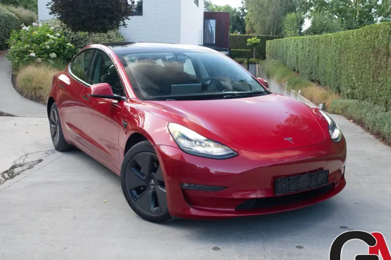 Tesla Model 3 (2022)