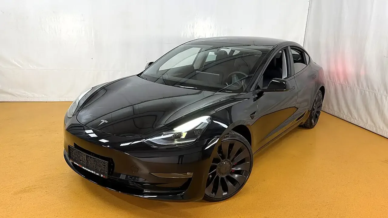 Tesla Model 3 (2023) — foto 1