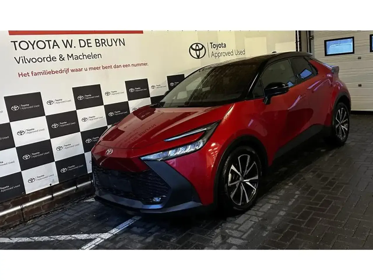 Toyota C-HR (2024) — foto 1