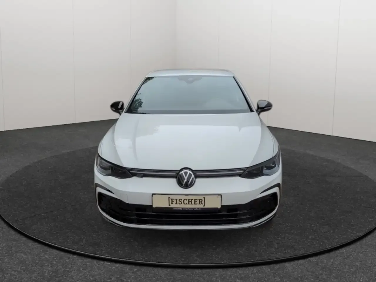 Volkswagen Golf (2024) — foto 1