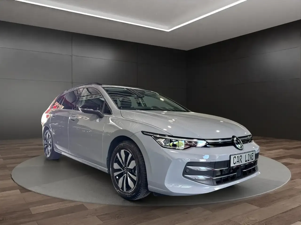 Volkswagen Golf (2025) — foto 1