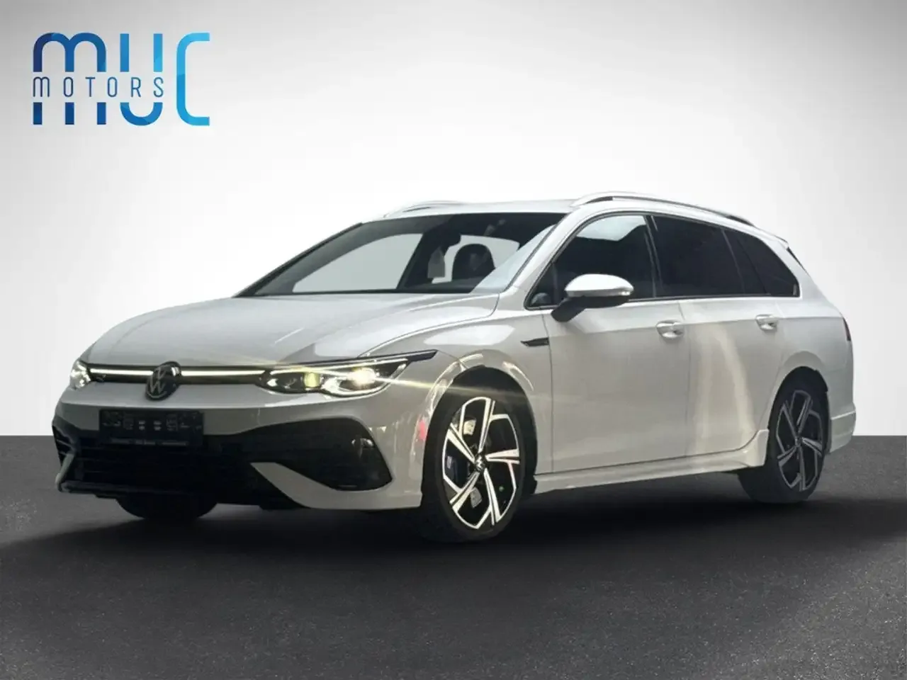 Volkswagen Golf (2022) — foto 1