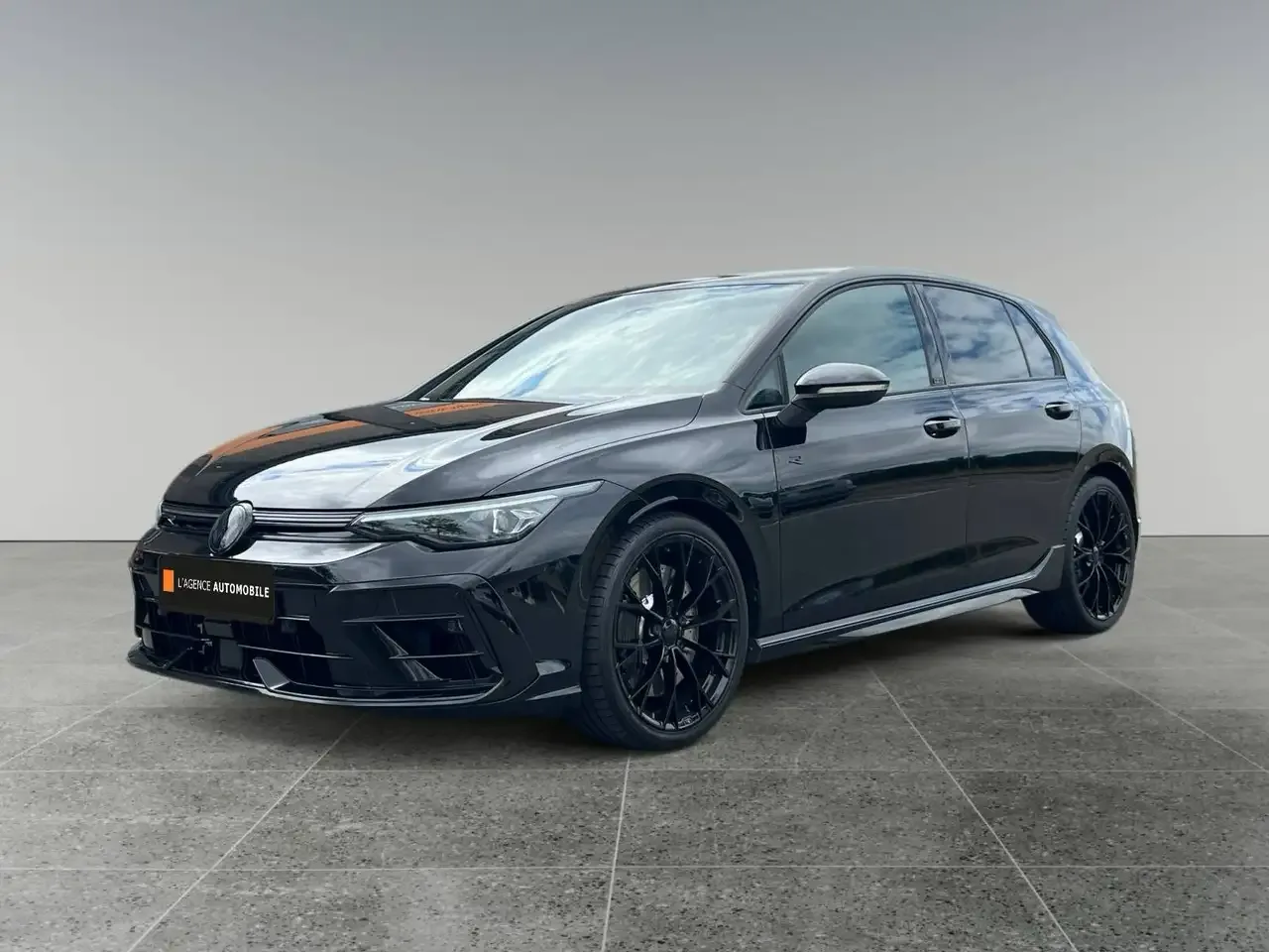 Volkswagen Golf (2025) — foto 1