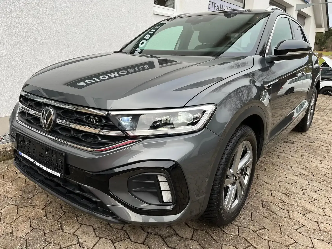 Volkswagen T-Roc (2025) — foto 1
