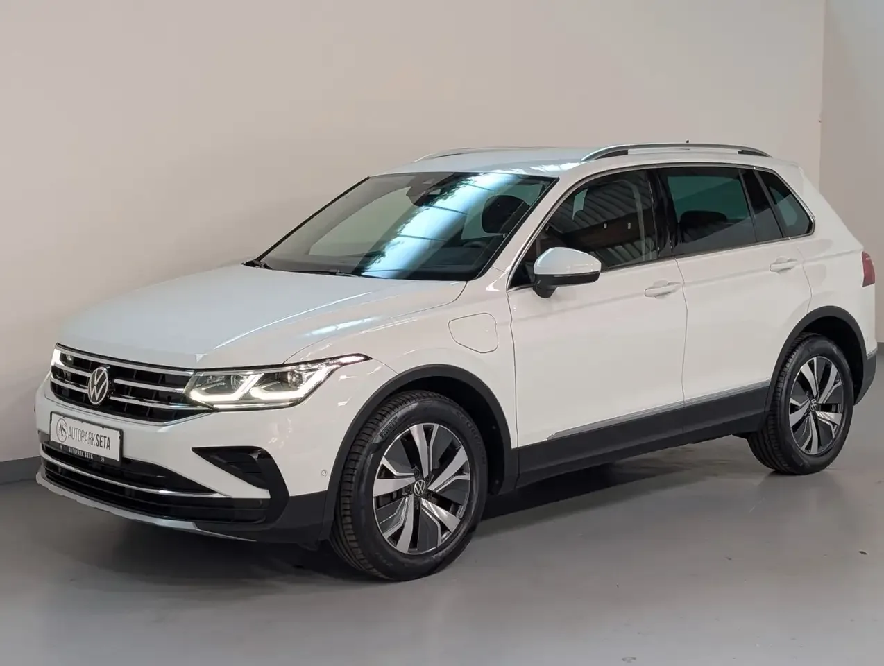 Volkswagen Tiguan (2022) — foto 1