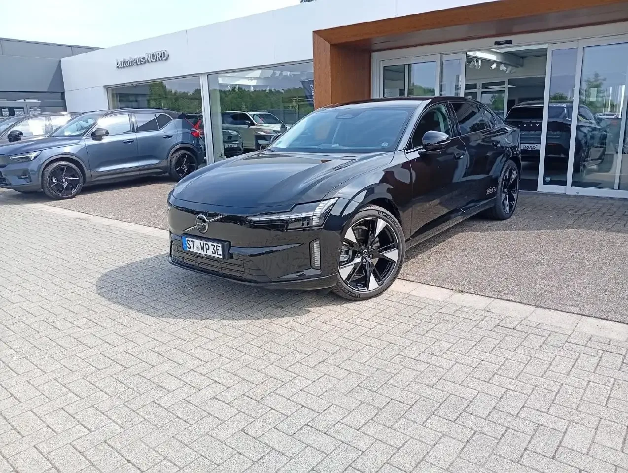 Volvo ES90 Extended Range Plus (2026) — foto 1