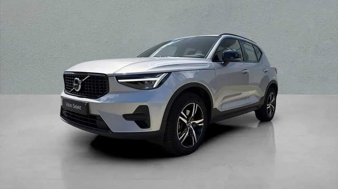 Volvo XC40 (2024) — foto 1