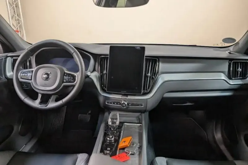 Volvo XC60 (2025)