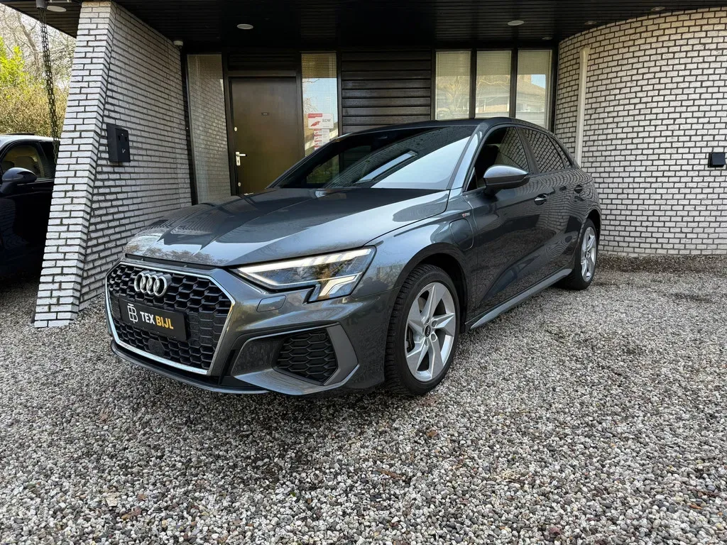 Audi A3 (2021) — foto 1