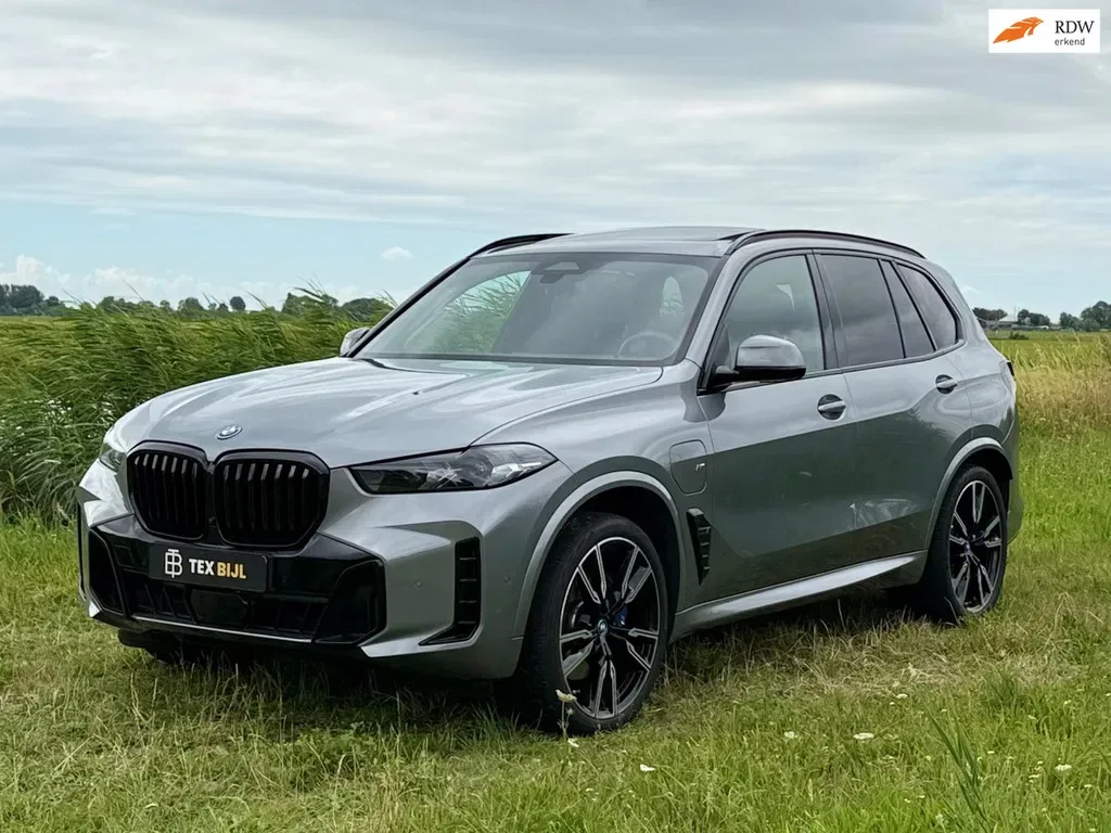 BMW X5 (2024) — foto 1