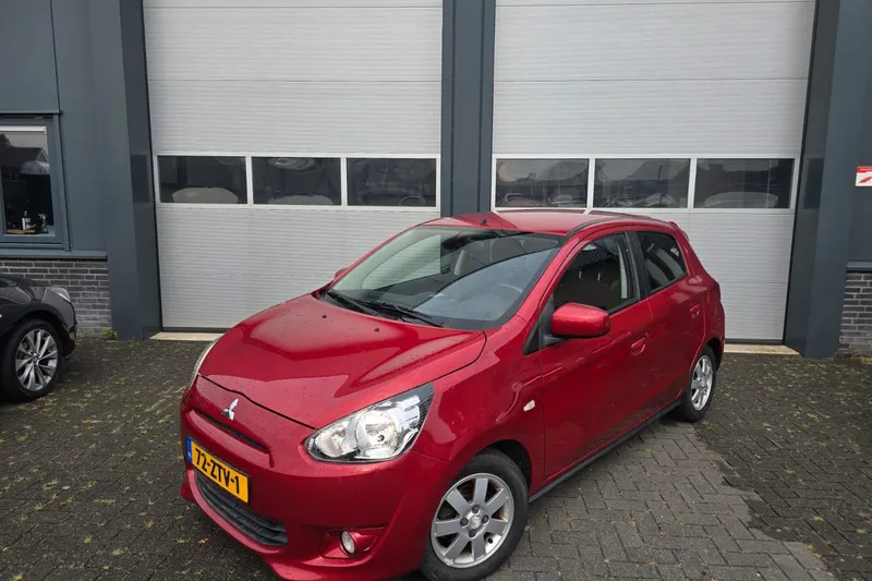 Mitsubishi Space Star (2013)