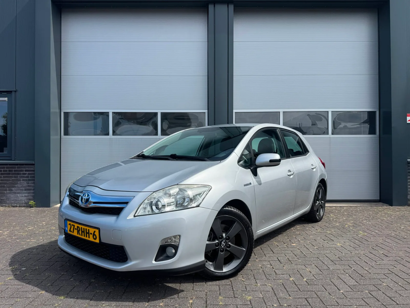 Toyota Auris (2011) — foto 1