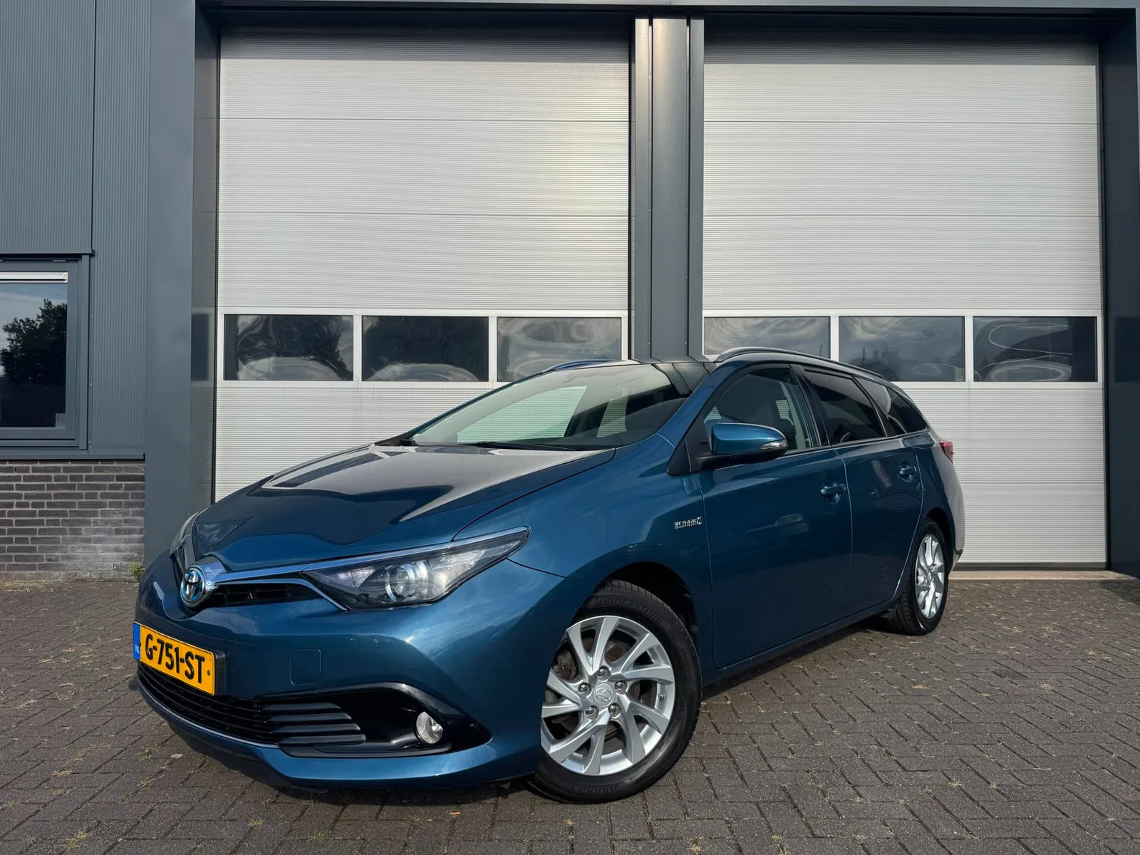 Toyota Auris (2016) — foto 1