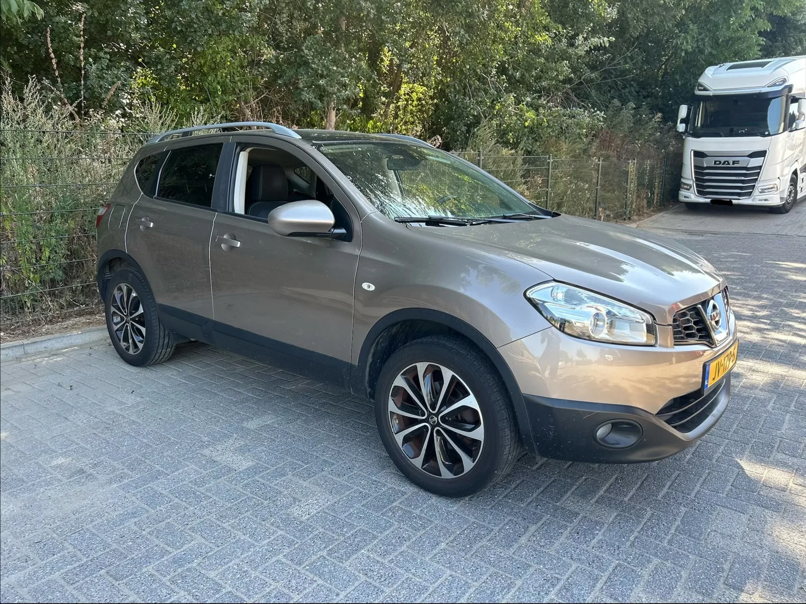 Nissan Qashqai (2011) — foto 1
