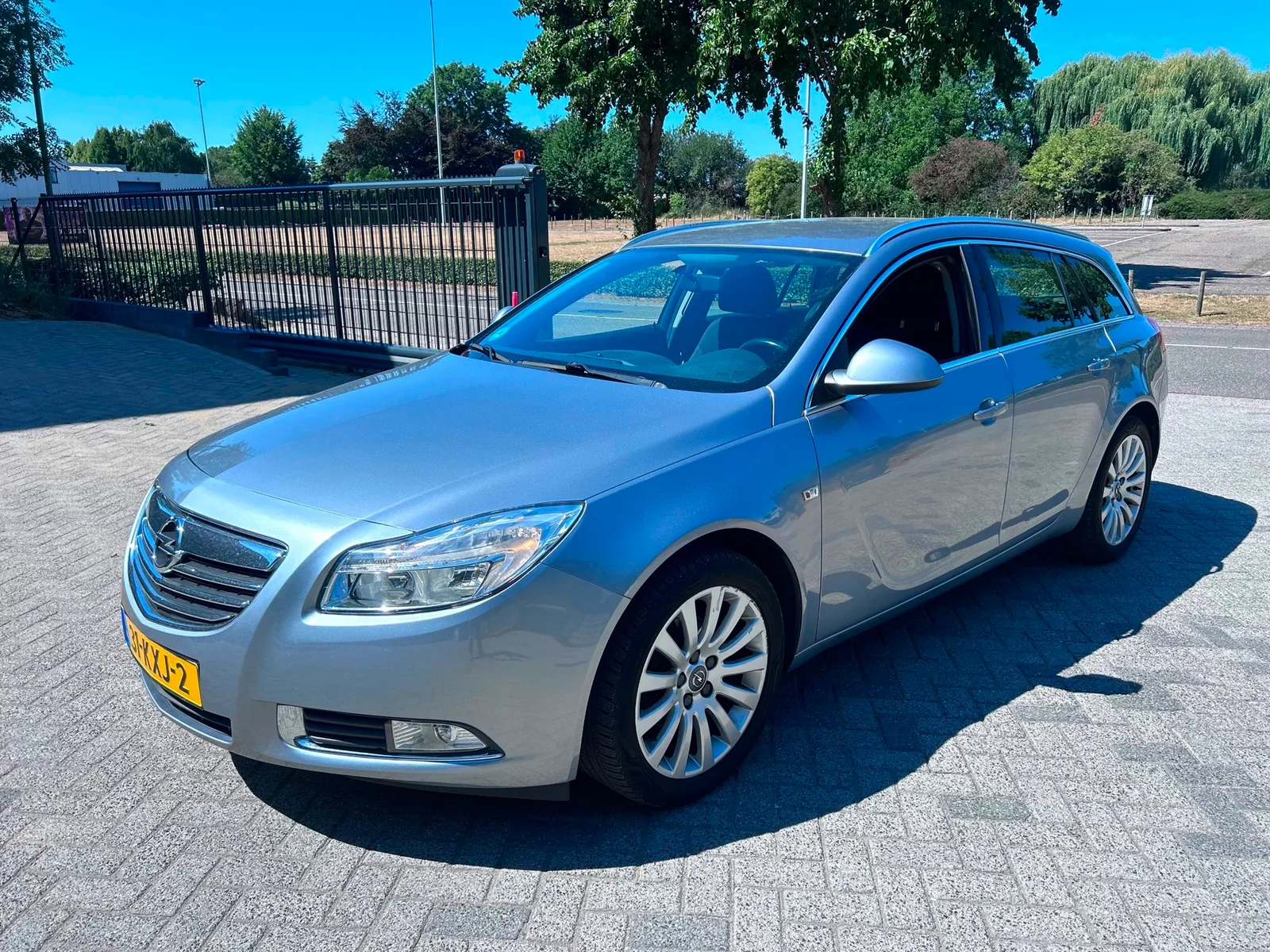 Opel Insignia Sports Tourer (2010) — foto 1