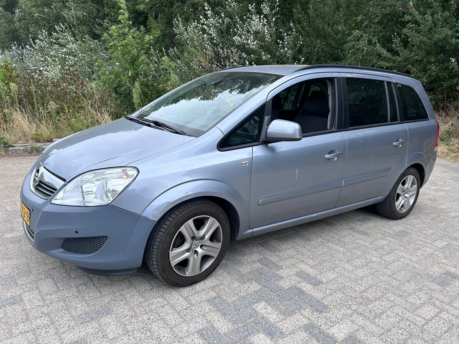 Opel Zafira (2010) — foto 1