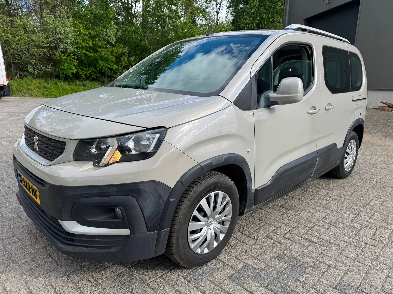 Peugeot Partner (2019) — foto 1