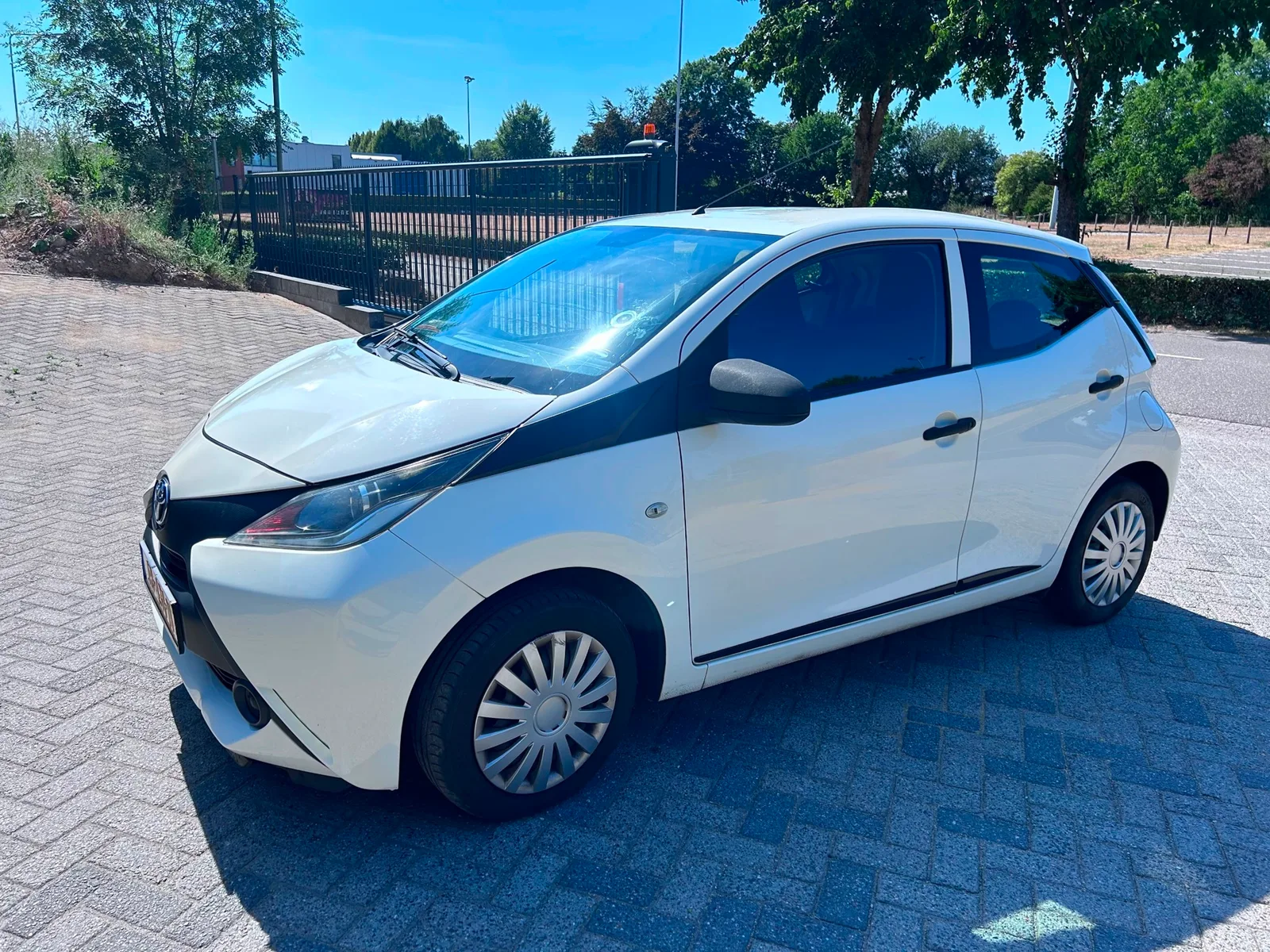 Toyota Aygo (2016) — foto 1