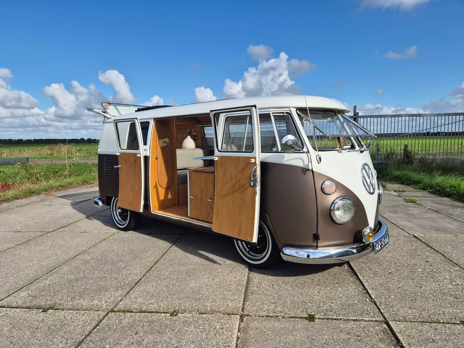 Volkswagen Transporter (1965) — foto 1