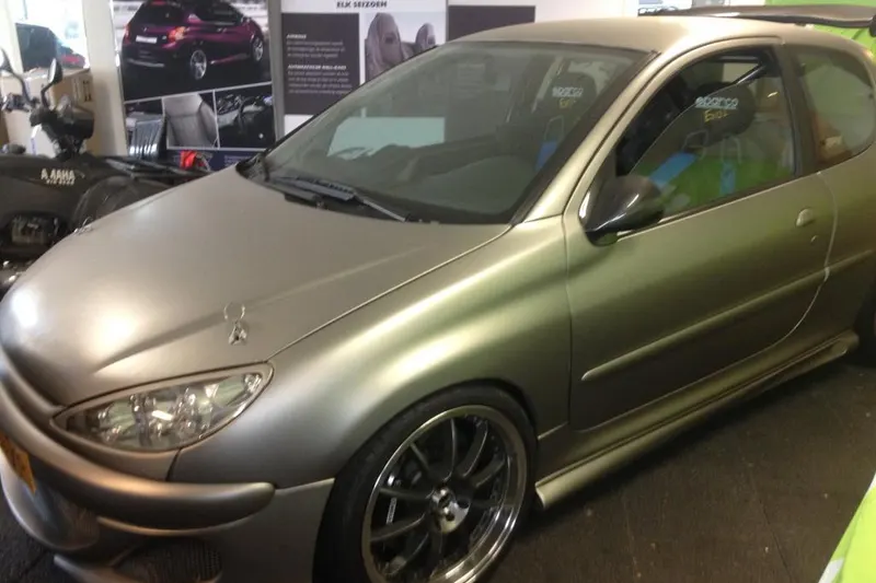 Peugeot 206 (2000)
