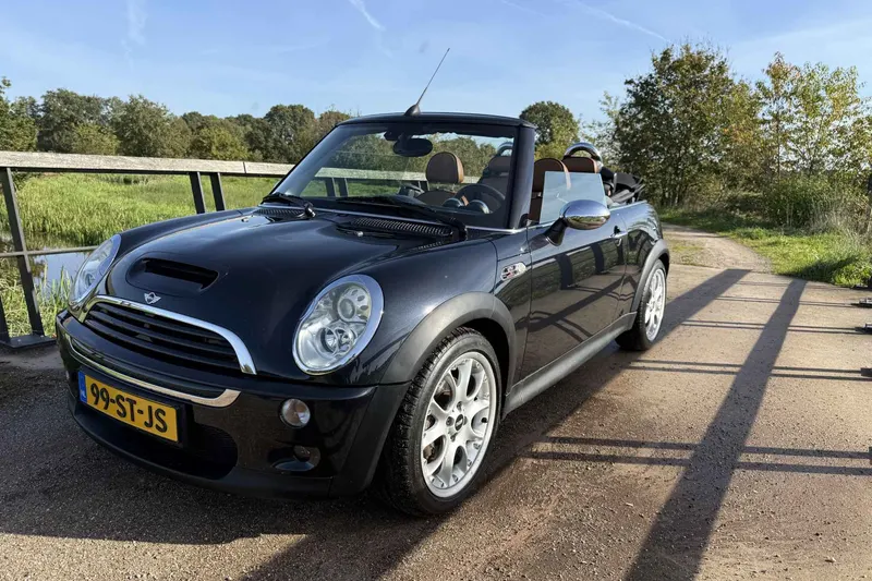 MINI Cooper (2006)