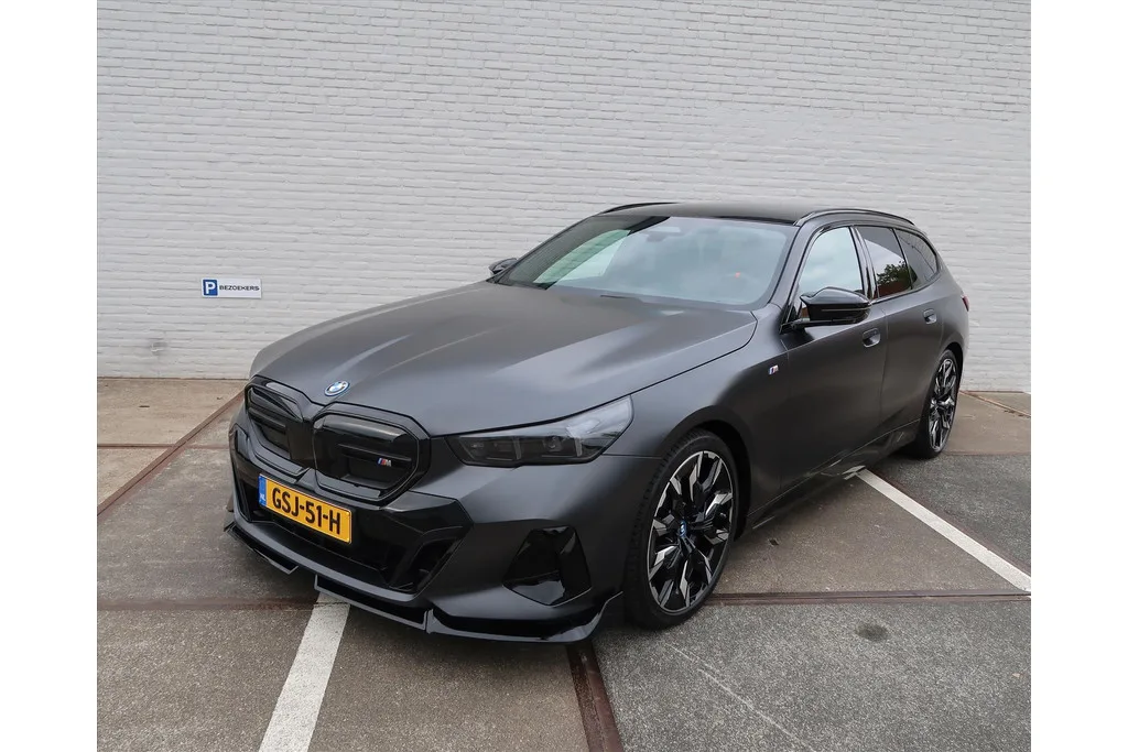 BMW i5 (2024) — foto 1