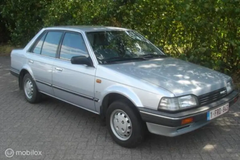 Mazda 323 (1988)