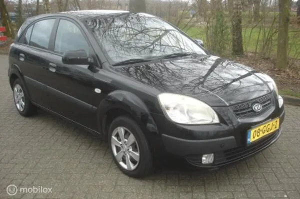 Kia Rio (2008) — foto 1