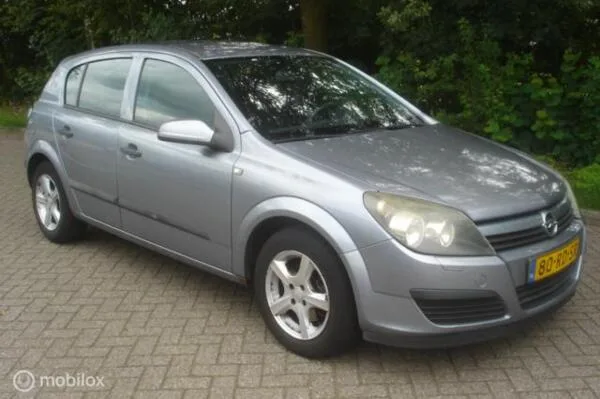 Opel Astra (2005) — foto 1