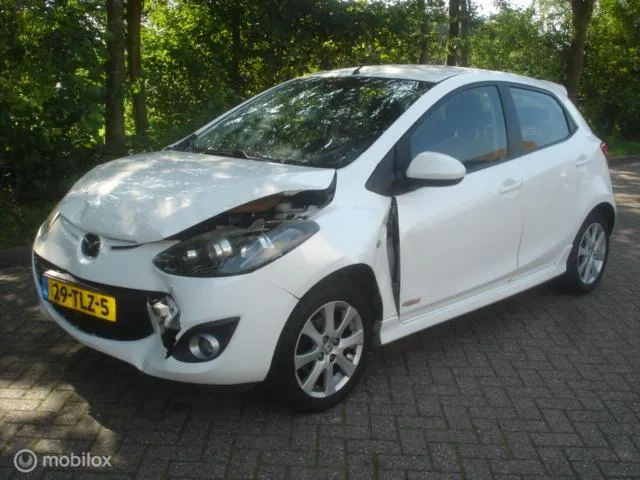 Mazda 2 (2012) — foto 1