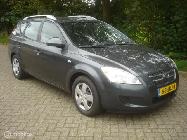 Kia Ceed (2009) — foto 1