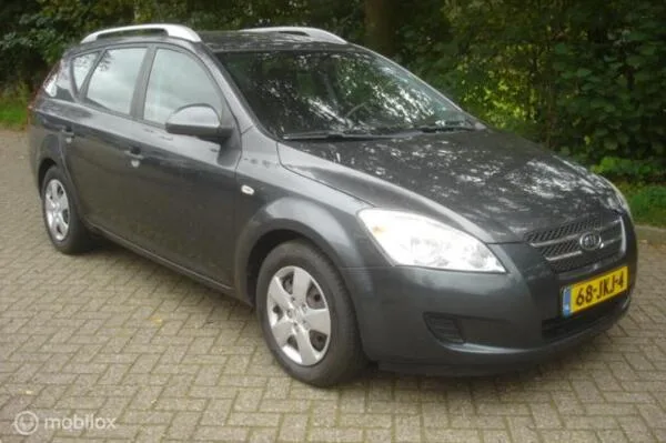 Kia Cee'd (2009) — foto 1