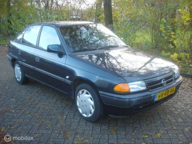 Opel Astra (1994) — foto 1