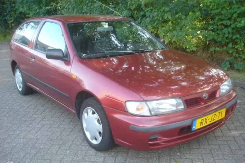 Nissan Almera (1997)