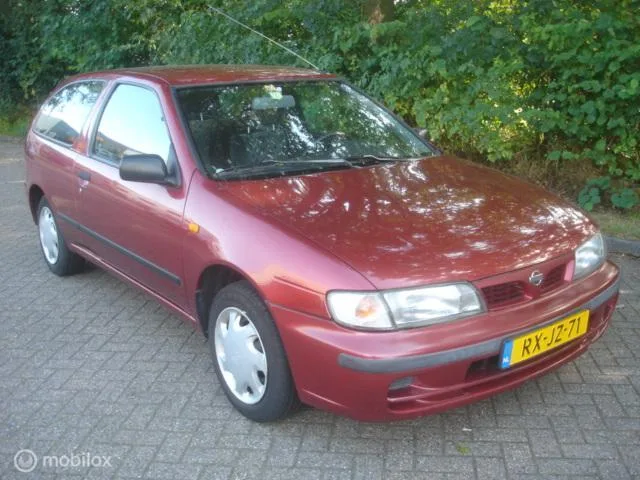 Nissan Almera (1997) — foto 1