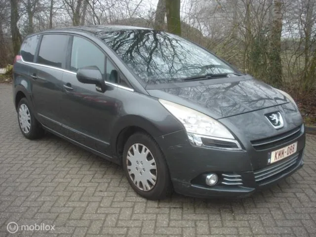 Peugeot 5008 (2012) — foto 1