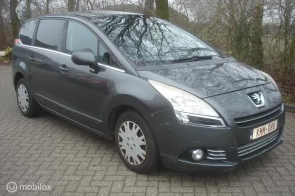 Peugeot 5008 (2012) — foto 1