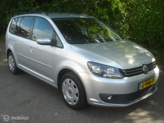 Volkswagen Touran (2015) — foto 1