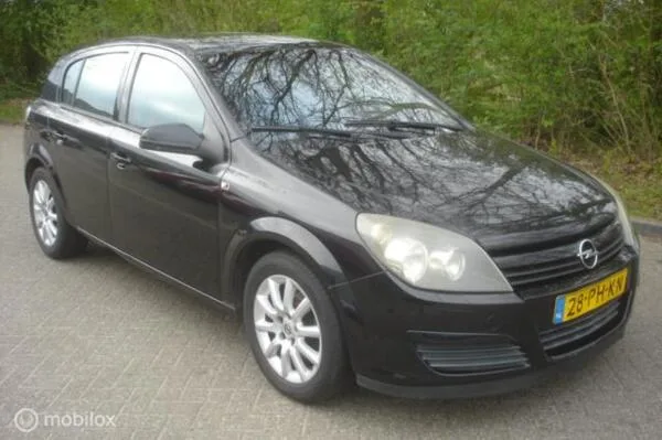 Opel Astra (2004) — foto 1
