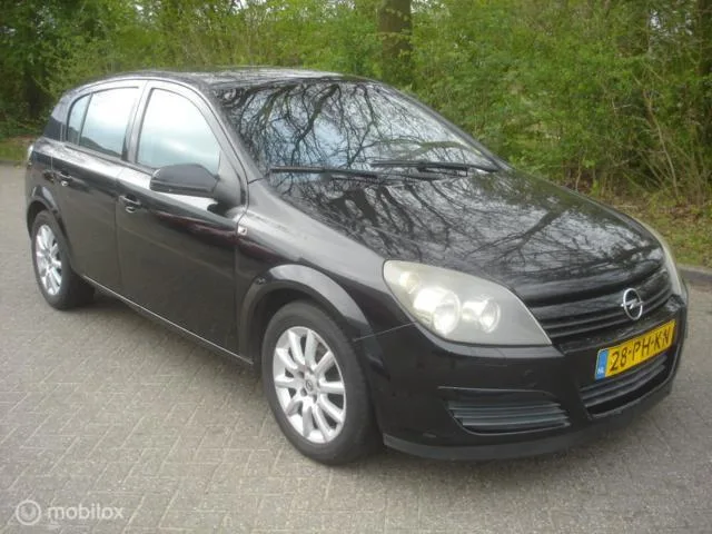 Opel Astra (2004) — foto 1