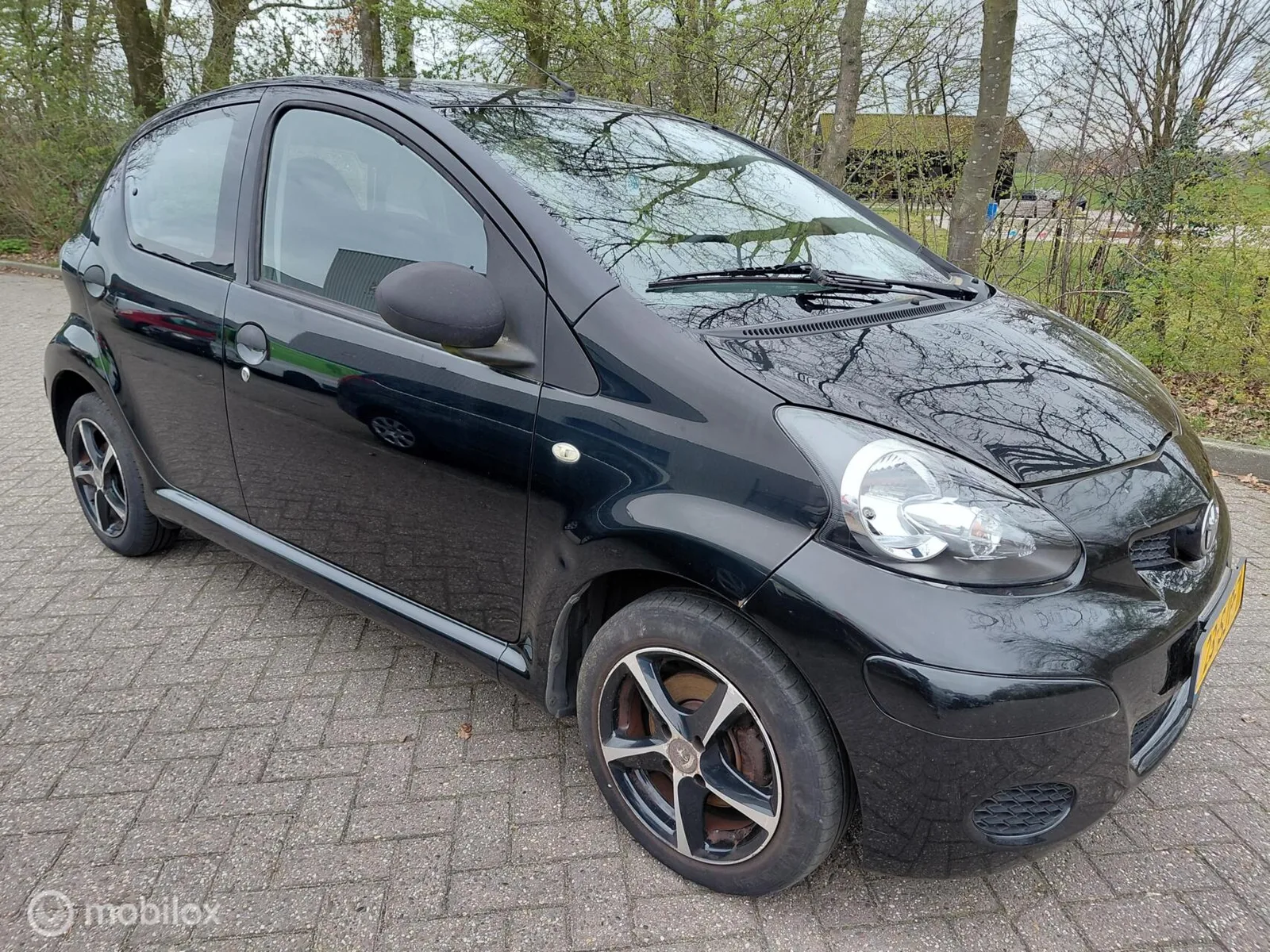 Toyota Aygo (2011) — foto 1