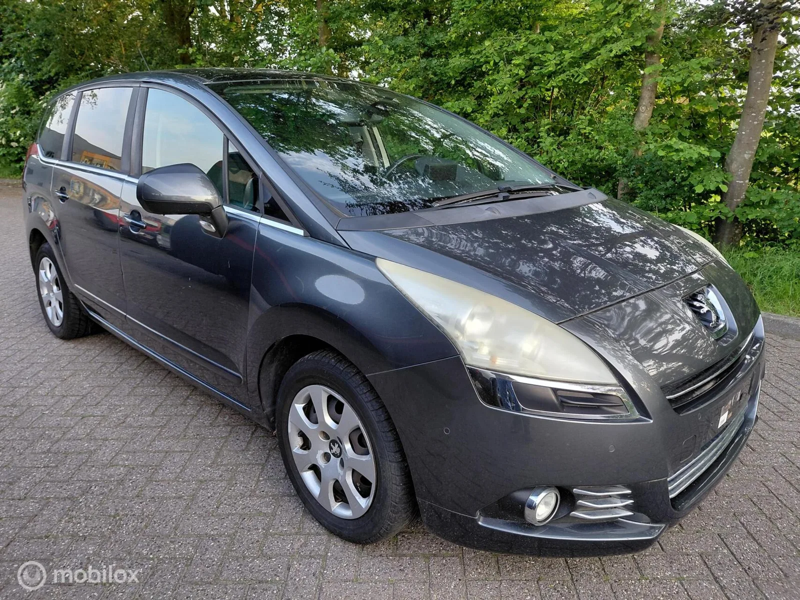 Peugeot 5008 (2011) — foto 1