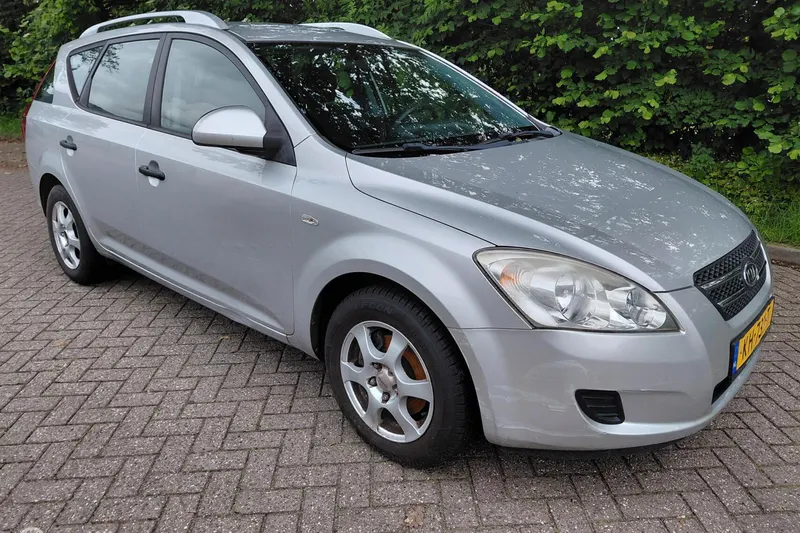 Kia Ceed (2008)