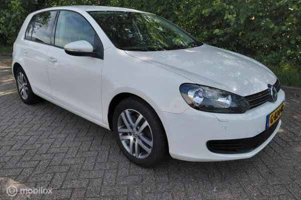 Volkswagen Golf (2020) — foto 1